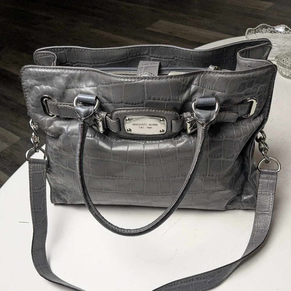 Open To Offers! Gray Leather Crocodile Embossed Michael Kors Shoulder Bag Large